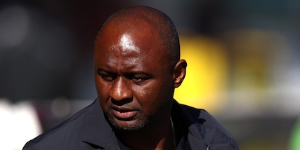 Dietrofront Vieira, ufficiale l'addio al Genoa: Criscito e Murgita in panchina