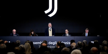 Juve, da assemblea azionisti sì all'aumento di capitale: le immagini della giornata