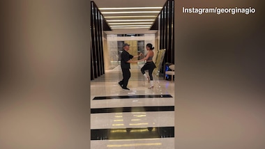 Georgina, passo di Salsa ma...caduta finale!