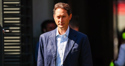 Elkann durissimo: "Leclerc e Hamilton parlino meno. Ferrari, gente non all'altezza"