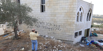 Coloni incendiano moschea in Cisgiordania, minacce all'Idf