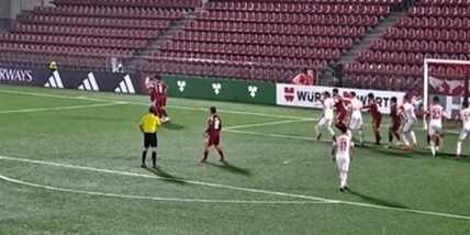 Adzic in gol col Montenegro, che perla su punizione: guardate da dove ha tirato!