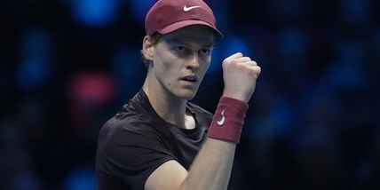 Sinner fa 13 contro De Minaur: Jannik un altro show a Torino e vola in finale alle Nitto Atp Finals!