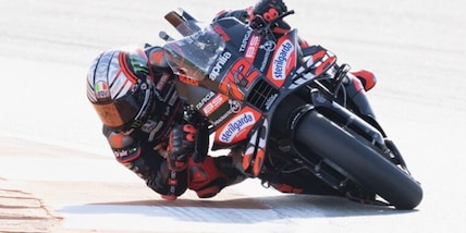 Bezzecchi chiude il Mondiale vincendo a Valencia. Terzo Di Giannantonio, out Bagnaia