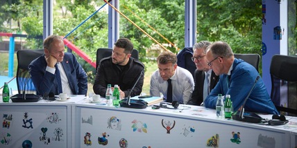 Media, telefonata urgente Starmer-Macron-Merz con Zelensky