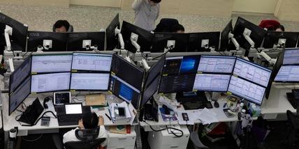 Borsa: l'Asia chiude contrastata, attesa per la Fed