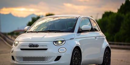 Fiat 500 Hybrid, la city car torna a Mirafiori