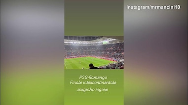 Psg-Flamengo, Mancini riprende il rigore calciatore da Jorginho