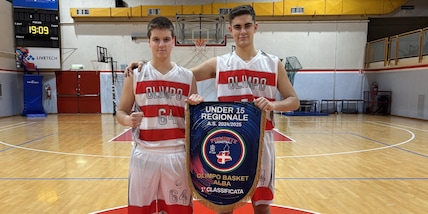Olimpo Basket: ritirato lo stendardo ufficiale per la vittoria del Campionato U15 regionale