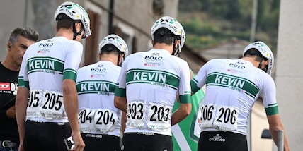 "Ci hanno sparato in corsa": terrore nel ciclismo, vivi per miracolo. Succede in Italia