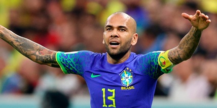 Dani Alves compra una squadra... e ci gioca: l'ultimo scenario dopo il "patto con Dio"