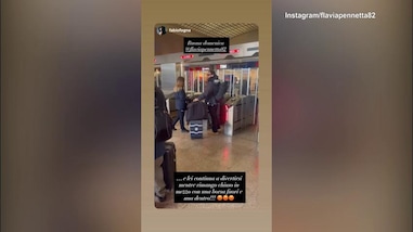 Fognini "incastrato" in stazione e Flavia Pennetta se la ride