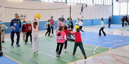 Festa sportiva Rainbow Planet: oltre 100 bambini in campo tra mini volley, pickleball, calcetto e hit ball