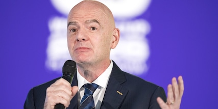 Fuorigioco, Infantino anticipa la rivoluzione: "Solo con l'attaccante oltre il difensore"