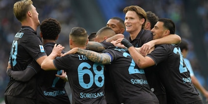 Napoli troppo forte, la Lazio perde la testa: Conte torna a -1 da Allegri