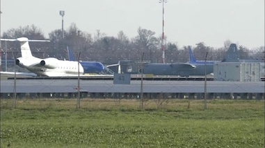 Tragedia Crans-Montana, il rientro in Italia delle salme all'aeroporto di Linate