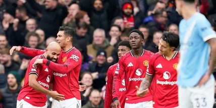 Guardiola umiliato nel derby: 2-0 United ma l'Arsenal non scappa. Chiesa solo nel recupero...