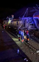 Salgono a 39 le vittime del deragliamento di 2 treni in Spagna