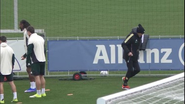 Juve, Spalletti si tiene caldo durante l'allenamento