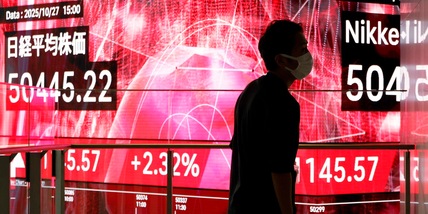 Borsa: Asia su nuovi massimi col 'sell America', volano oro e argento