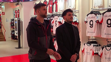 Milan, Fullkrug e l'abbraccio dei tifosi rossoneri