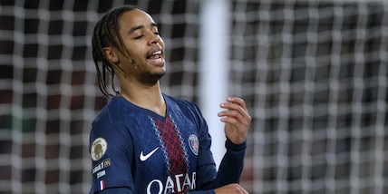 Barcola decisivo, il Psg si riprende la vetta in Ligue 1. Liga, vittoria in extremis per il Levante