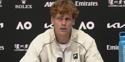 Sinner e gli 8 minuti fuori dal campo: "Ero solo. Ha funzionato molto bene". Sui crampi e Darderi...