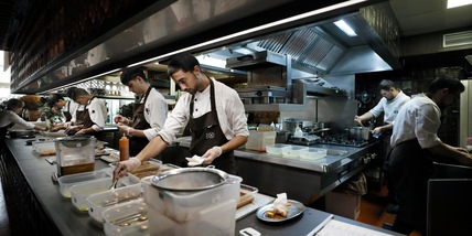 Confcommercio, allarme bollette, per negozi e ristoranti 2.000 euro al mese