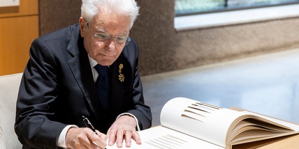 Mattarella conferisce motu proprio 31 onorificenze al merito