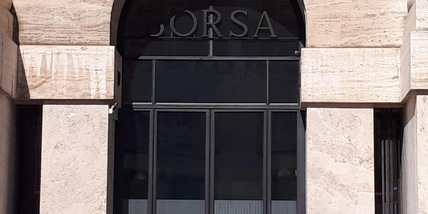 Borsa: Milano apre in calo, -0,74%