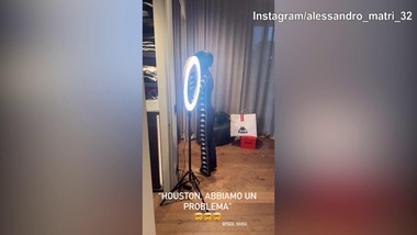 Matri sbalordito: "Houston, abbiamo un problema..."