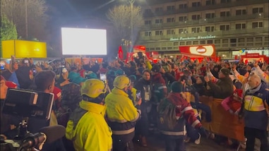 Milano Cortina 2026: Fabregas porta la Fiamma Olimpica a Como