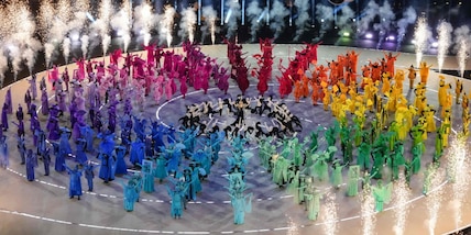 Colori e magia: così San Siro ha alzato il sipario sulle Olimpiadi Invernali