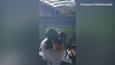 Schalke 04, Karius in porta: Diletta Leotta e la figlia allo stadio per vederlo