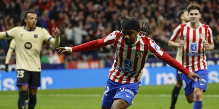 L'Atletico Madrid demolisce il Barcellona e mette un piede in finale: Lookman incanta e segna ancora