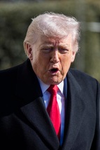 Trump conferma, 'una seconda portaerei presto vicino all'Iran'