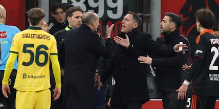 Allegri perde il controllo: furia con la panchina del Como, rosso diretto