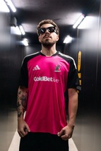 Svelate le maglie della Kings League, al via il 2 marzo