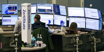 Borsa: l'Europa conclude in scivolata, Francoforte -2,6%