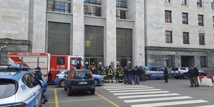 Allarme bomba al Palagiustizia di Milano, controlli in corso