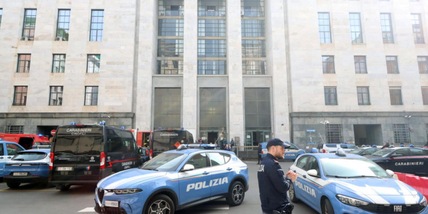 Rientra dopo 7 ore allarme a Palagiustizia di Milano, nessun ordigno