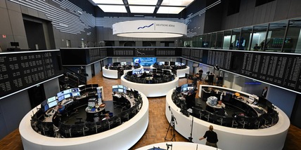 Borsa: Europa in rosso in attesa di Wall Street, Milano -1,6%