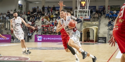 Paffoni Fulgor Basket: ufficiale, Andris Misters resta rossoverde