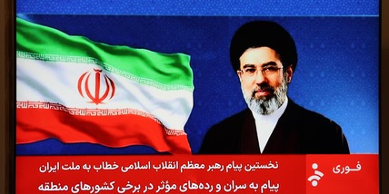 Khamenei, 'non ci ritireremo mai, vendicheremo tutti i nostri morti'