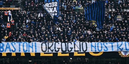 "Bastoni orgoglio nostro": l'incredibile striscione dei tifosi dell'Inter
