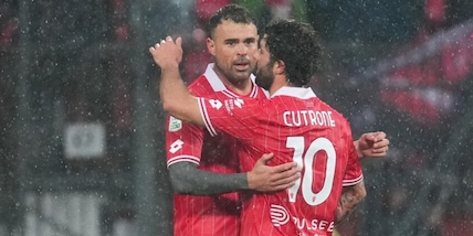 Il Monza travolge il Palermo, Corazza riprende due volte il Frosinone. La Samp frena il Venezia