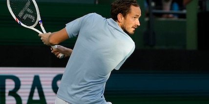 Tennis, Medvedev sconfigge Alcaraz e vola in finale contro Sinner