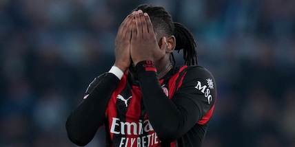 Caos Leao, per il rinnovo Milan cambia tutto: un retroscena e il pensiero di Allegri
