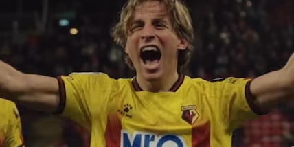 Bove torna al gol e il Watford vince: "Come chiudere un cerchio". I tifosi gli dedicano uno striscione
