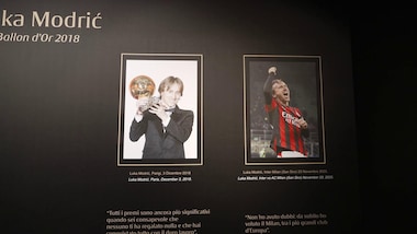 Pallone d'Oro di Modric a Casa Milan: "Un piccolo gesto per ricambiare l'affetto dei tifosi"